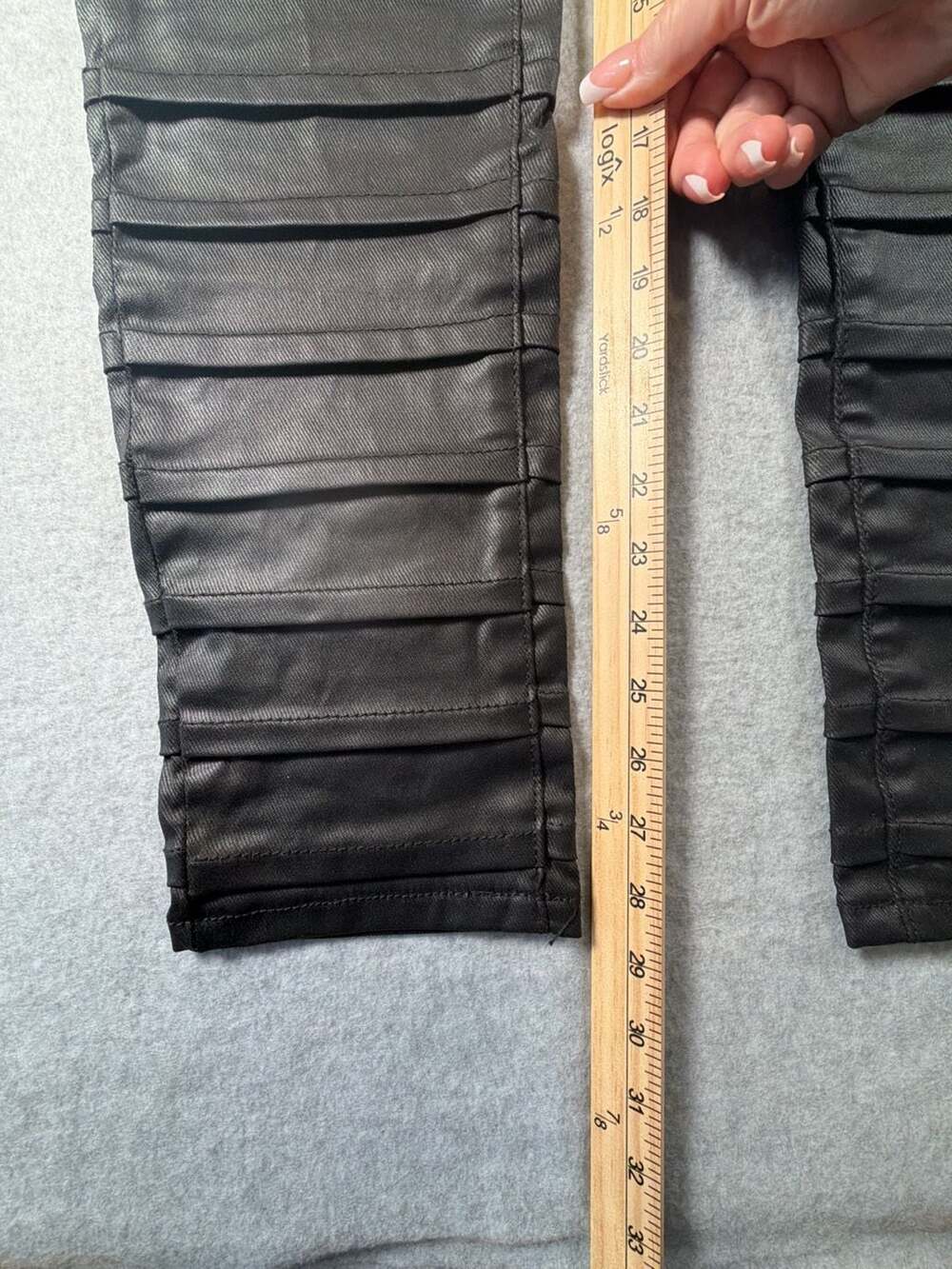 Valabasas Black Coated Pleated Biker Jeans Size 30 - Picture 5 of 11